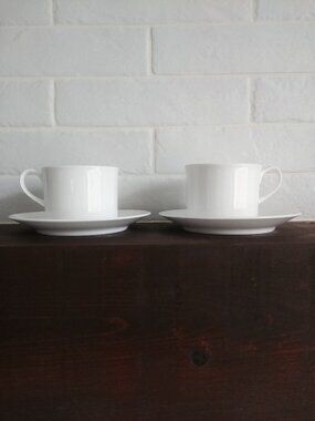 Royal Worcester Fine Bone China England set of two coffee cups and sauce…